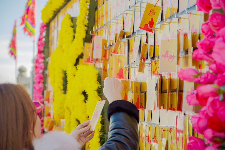 Khách thập phương đón chờ những lễ hội văn hóa dịp Tết Nguyên đán tại Sa Pa.