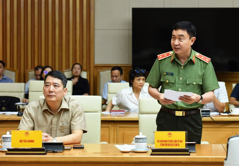 Trung tướng Nguyễn Minh Chính, Cục trưởng Cục An ninh mạng và phòng, chống tội phạm sử dụng công nghệ cao phát biểu. Trung tướng Nguyễn Minh Chính, Cục trưởng Cục An ninh mạng và phòng, chống tội phạm sử dụng công nghệ cao phát biểu.