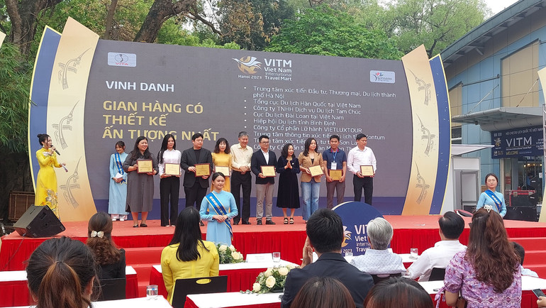 Phần trao giải tại lễ bế mạc VITM Hà Nội 2023. (Ảnh: Ban tổ chức)