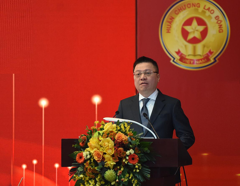 Đồng chí Lê Quốc Minh, Ủy viên Trung ương Đảng, Phó Trưởng Ban Tuyên giáo Trung ương,Tổng biên tập Báo Nhân Dân, Chủ tịch Hội Nhà báo Việt Nam trình bày tham luận tại Hội nghị.