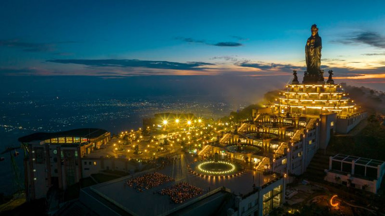 Núi Bà Đen là điểm đến check-in không thể bỏ lỡ tại Tây Ninh. (Ảnh: Nguyễn Minh Tú)