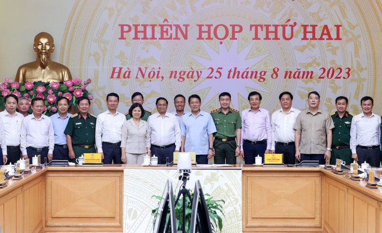 Thủ tướng và các thành viên Ban Chỉ đạo an toàn, an ninh mạng quốc gia, các đại biểu dự phiên họp thứ hai của Ban Chỉ đạo. Thủ tướng và các thành viên Ban Chỉ đạo an toàn, an ninh mạng quốc gia, các đại biểu dự phiên họp thứ hai của Ban Chỉ đạo.