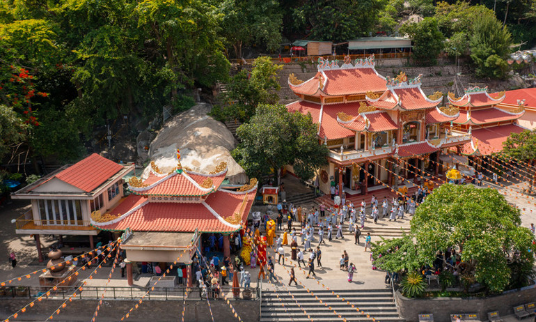 Hệ thống Chùa Bà với tuổi đời 300 năm là điểm đến linh thiêng nổi tiếng tại Tây Ninh. (Ảnh: Sun World Ba Den Mountain)