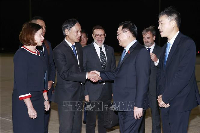 Lễ đón Chủ tịch Quốc hội Vương Đình Huệ tại sân bay quân sự Fairbairn, thủ đô Canberra. Ảnh: (TTXVN)