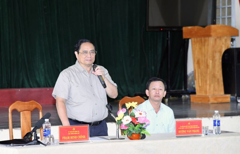 Thủ tướng Phạm Minh Chính phát biểu ý kiến nhân dịp đến thăm Trường Phổ thông dân tộc nội trú huyện Tu Mơ Rông.