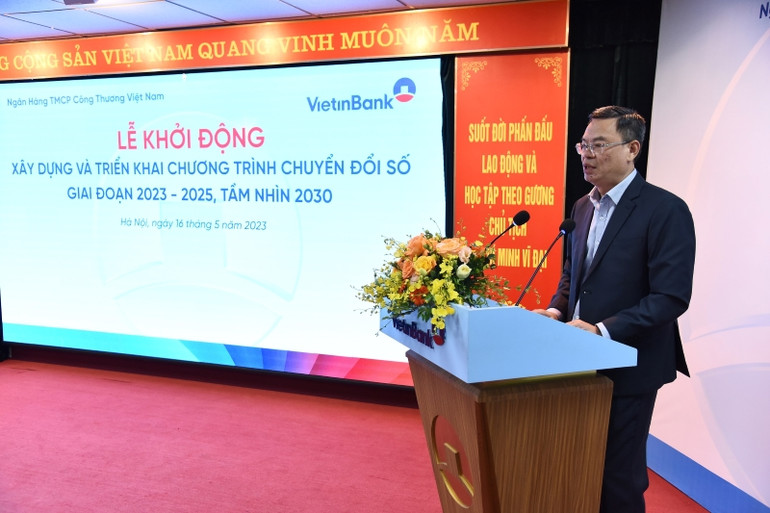 Ông Trần Minh Bình, Chủ tịch HĐQT VietinBank phát biểu tại Lễ Khởi động xây dựng và triển khai chương trình Chuyển đổi số tại VietinBank giai đoạn 2023 - 2025, tầm nhìn 2030. Ông Trần Minh Bình, Chủ tịch HĐQT VietinBank phát biểu tại Lễ Khởi động xây dựng và triển khai chương trình Chuyển đổi số tại VietinBank giai đoạn 2023 - 2025, tầm nhìn 2030.