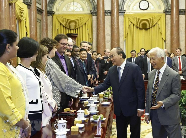 [Ảnh] Chủ tịch nước tiếp một số nhà khoa học quốc tế ảnh 5