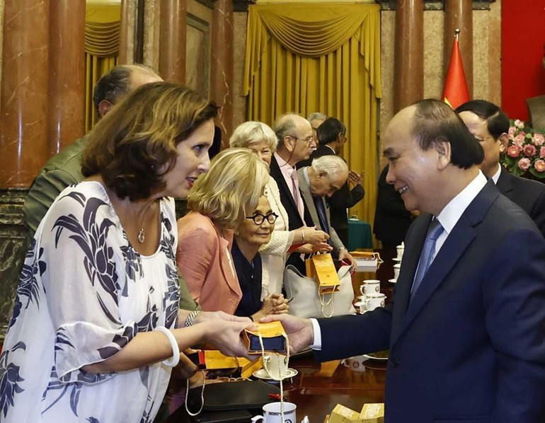 [Ảnh] Chủ tịch nước tiếp một số nhà khoa học quốc tế ảnh 10