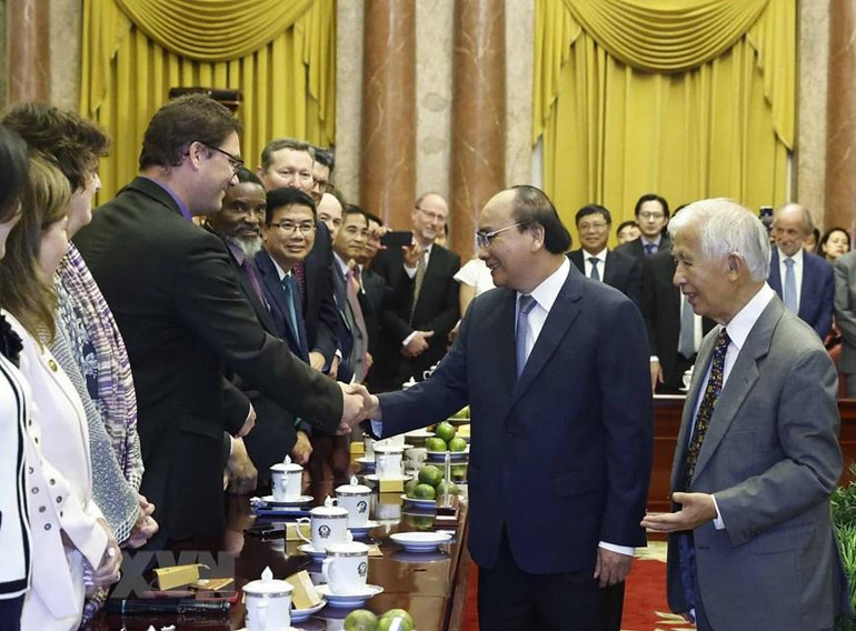 [Ảnh] Chủ tịch nước tiếp một số nhà khoa học quốc tế ảnh 7