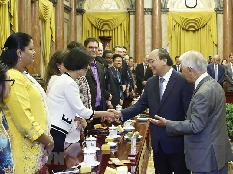 [Ảnh] Chủ tịch nước tiếp một số nhà khoa học quốc tế ảnh 2