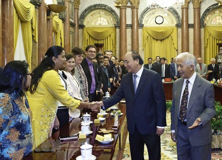 [Ảnh] Chủ tịch nước tiếp một số nhà khoa học quốc tế ảnh 3