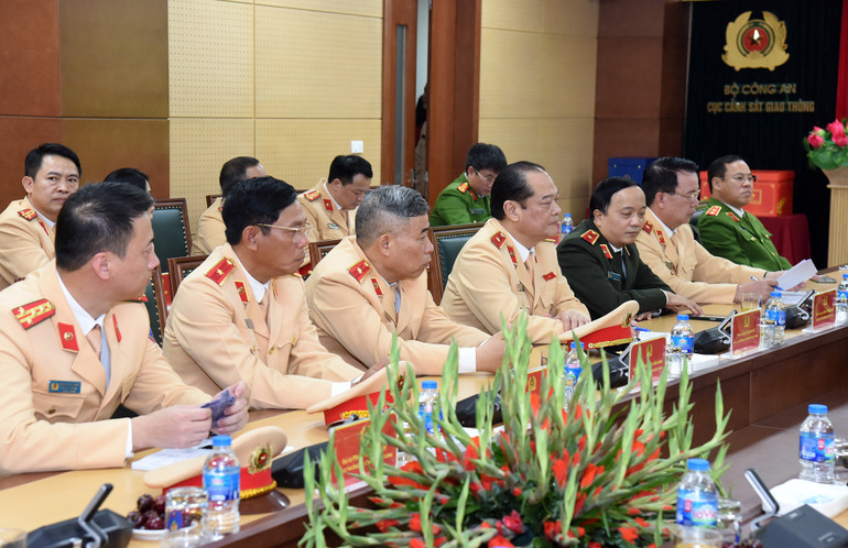 Đại diện lãnh đạo Cục trưởng Cục Cảnh sát giao tham dự.