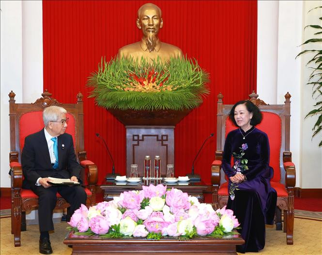 Đồng chí Trương Thị Mai tiếp Chủ tịch Thượng viện Nhật Bản Otsuji Hidehisa (Ảnh: TTXVN)