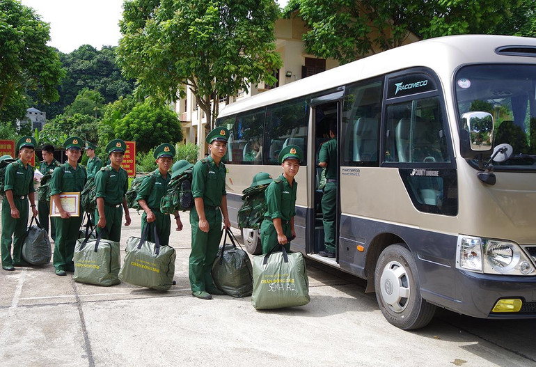 Các đồng chí tân binh hoàn thành khóa huấn luyện lên đường nhận nhiệm vụ tại các Đồn Biên phòng.