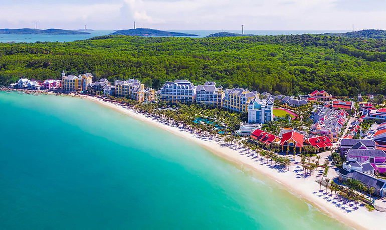 Phú Quốc đứng thứ 3 trong 10 điểm đến được du khách Việt Nam ưa chuộng trong hè 2023. (Ảnh: Booking.com) Phú Quốc đứng thứ 3 trong 10 điểm đến được du khách Việt Nam ưa chuộng trong hè 2023. (Ảnh: Booking.com)