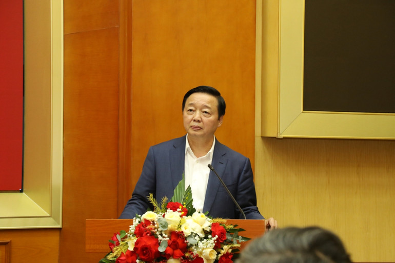 Phó Thủ tướng Trần Hồng Hà nhấn mạnh, cần xác định công tác tìm kiếm, quy tập, xác định danh tính hài cốt liệt sĩ là nhiệm vụ cấp bách, thần tốc trong năm 2024 và những năm tiếp theo. (Ảnh: NGUYỄN BẰNG) Phó Thủ tướng Trần Hồng Hà nhấn mạnh, cần xác định công tác tìm kiếm, quy tập, xác định danh tính hài cốt liệt sĩ là nhiệm vụ cấp bách, thần tốc trong năm 2024 và những năm tiếp theo. (Ảnh: NGUYỄN BẰNG)