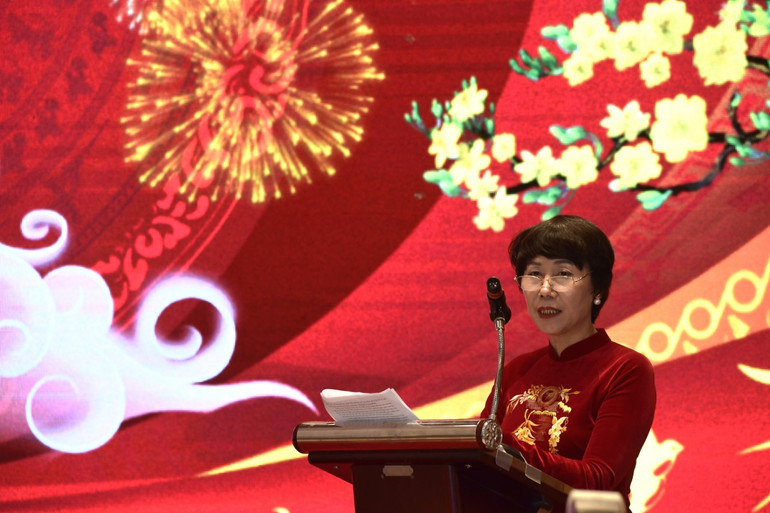 GS.TS Từ Thị Loan,Viện trưởng Viện Nghiên cứu văn hóa Thăng Long, Ủy viên Hội đồng Di sản Văn hóa Quốc gia phát biểu khai mạc.