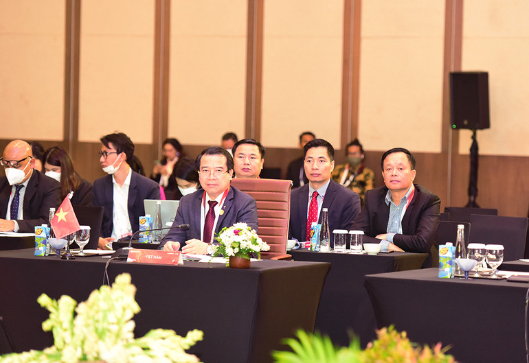 Phó Tổng cục trưởng Tổng cục Du lịch Hà Văn Siêu dự và phát biểu tại hội nghị (Ảnh: Tổng cục Du lịch)