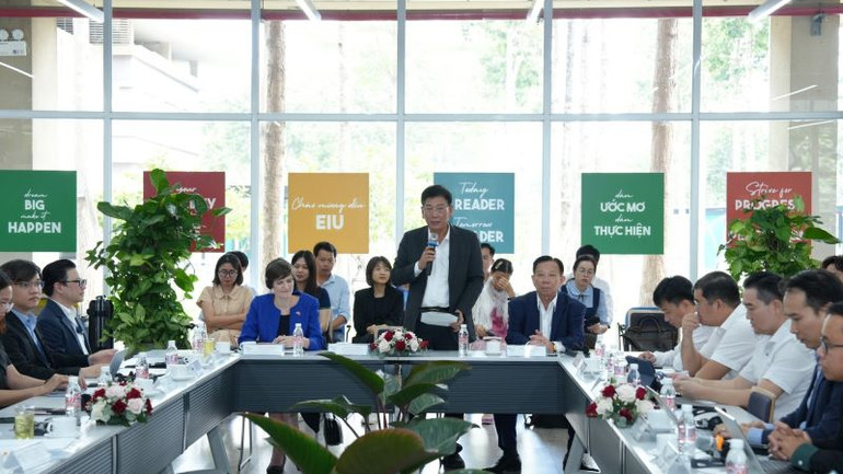 Phó Chủ tịch Thường trực Ủy ban nhân dân tỉnh Bình Dương Mai Hùng Dũng phát biểu ý kiến tại chương trình.