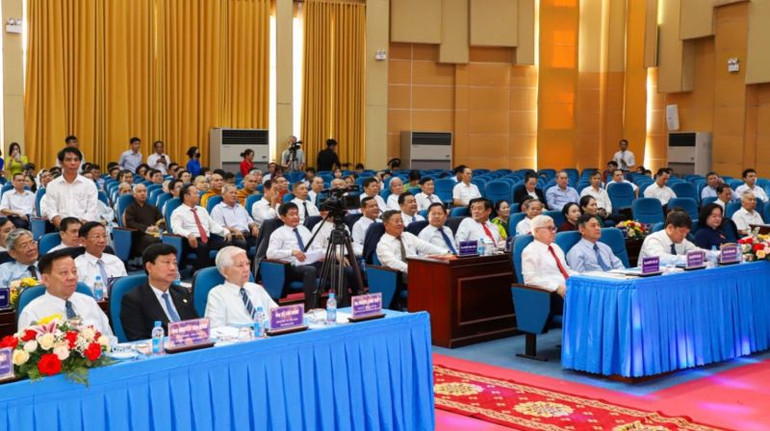 Nguyên Chủ tịch nước Nguyễn Minh Triết và các đại biểu dự lễ kỷ niệm.