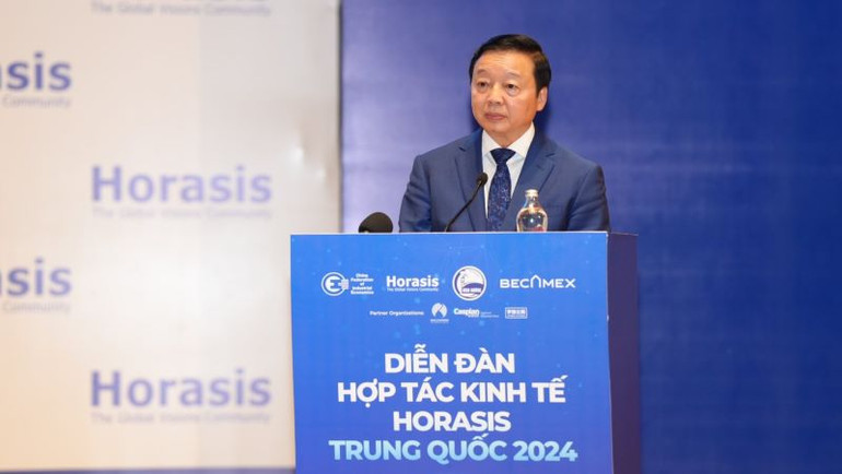 Phó Thủ tướng Chính phủ Trần Hồng Hà phát biểu ý kiến tại diễn đàn.