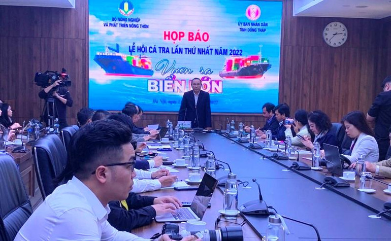 Họp báo thông tin về Lễ hội cá tra tổ chức chiều 13/12, tại Hà Nội. Họp báo thông tin về Lễ hội cá tra tổ chức chiều 13/12, tại Hà Nội.