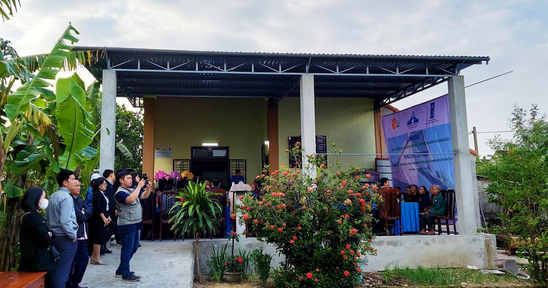 Nhà chống bão, vượt lũ của bà Trần Thị Hiền ở thôn Quảng Xá, xã Tân Ninh, huyện Quảng Ninh được hỗ trợ xây dựng khang trang.