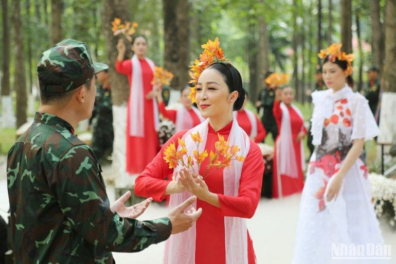 Bộ sưu tập "Lá đỏ". Bộ sưu tập "Lá đỏ".