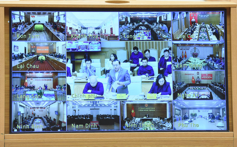 Phiên họp diễn ra dưới hình thức trực tiếp tại Văn phòng Chính phủ và trực tuyến đến các địa phương.