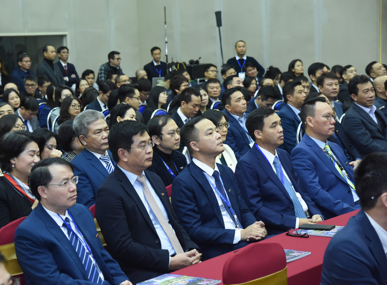 Các đại biểu tham dự hội nghị.