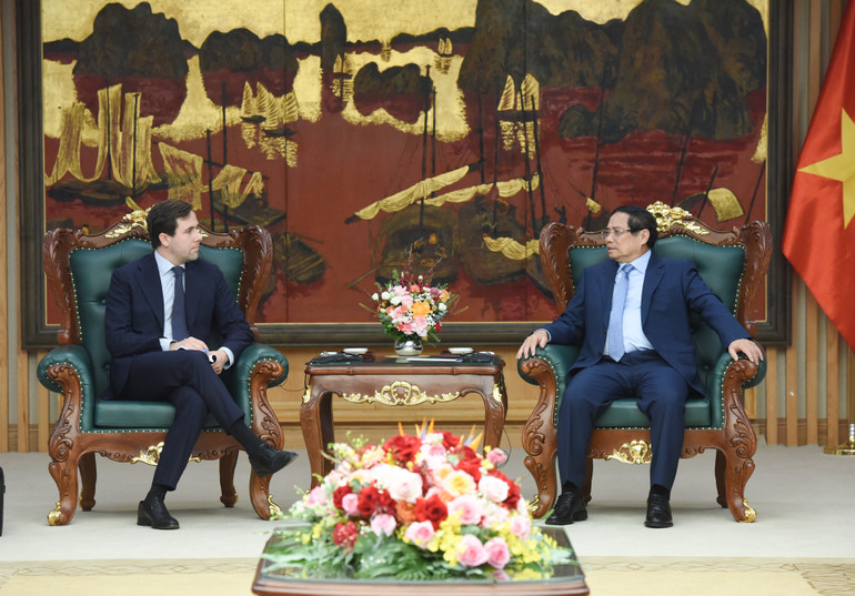 Thủ tướng Phạm Minh Chính tiếp Bộ trưởng Hợp tác phát triển quốc tế và ngoại thương Thụy Điển Benjamin Dousat.