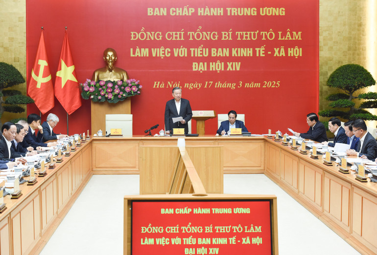 Đây là buổi làm việc quan trọng để hoàn thiện dự thảo Báo cáo Đánh giá 5 năm thực hiện Chiến lược phát triển kinh tế-xã hội 10 năm 2021-2030, phương hướng, nhiệm vụ phát triển kinh tế-xã hội 5 năm 2026-2030, trước khi trình Hội nghị Trung ương 11.