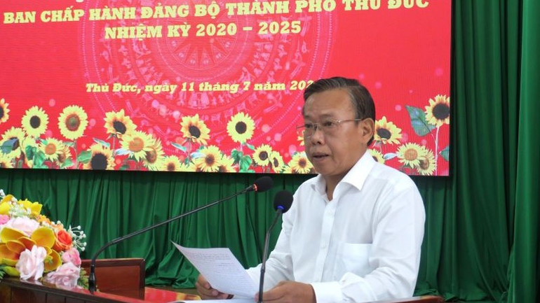 Bí thư Thành ủy Thủ Đức Nguyễn Hữu Hiệp phát biểu khai mạc Hội nghị. (Ảnh M.H)