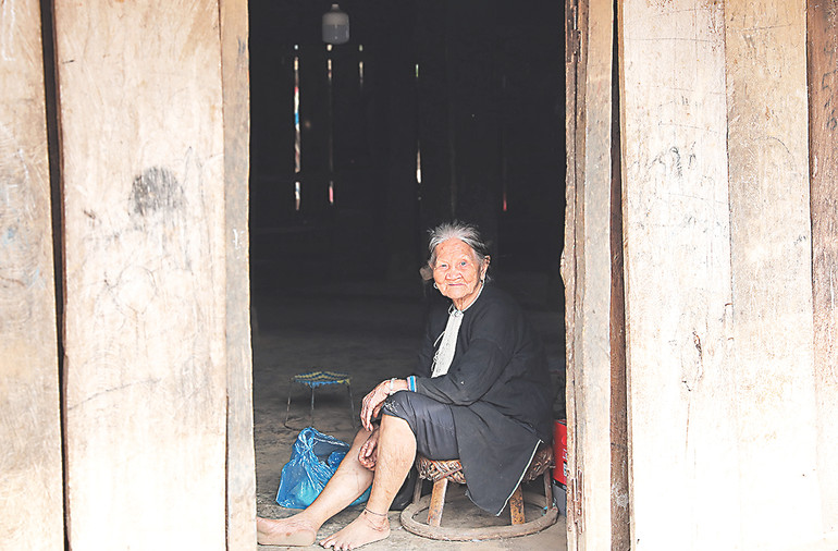 Bản sắc dân tộc vẫn được lưu giữ trong nếp sinh hoạt hằng ngày.