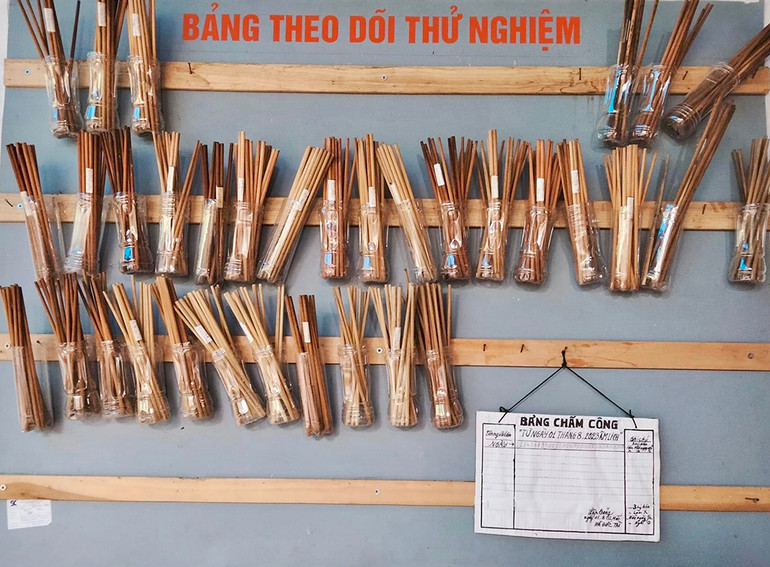 Bảng theo dõi thử nghiệm trong quá trình sản xuất và chống nấm mốc cho đũa.