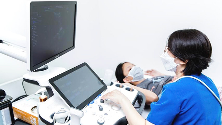 Triển khai bệnh án điện tử sẽ hỗ trợ khám, chữa bệnh cho người dân thuận lợi hơn. Ảnh: TÂM HẰNG