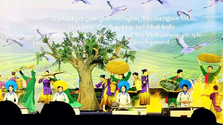 Chương trình nghệ thuật tinh hoa Quốc ẩm Việt trà Hội nghị đối thoại hữu nghị lần 2 năm 2024 tại Thành phố Hồ Chí Minh. Chương trình nghệ thuật tinh hoa Quốc ẩm Việt trà Hội nghị đối thoại hữu nghị lần 2 năm 2024 tại Thành phố Hồ Chí Minh.