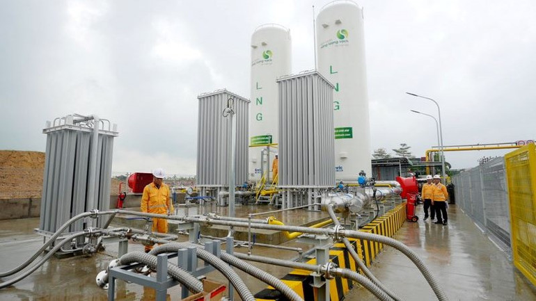 PV GAS CNG hoàn thành gas in LNG cho khách hàng đầu tiên tại miền bắc