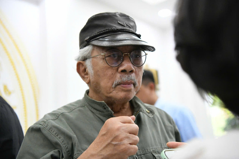 Từng là một người lính chiến trước khi cầm bút, nhà văn Chu Lai có những góc nhìn rất riêng về cuộc chiến đã qua... Từng là một người lính chiến trước khi cầm bút, nhà văn Chu Lai có những góc nhìn rất riêng về cuộc chiến đã qua...