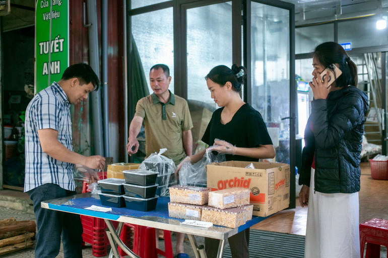 Thạch đen trở thành món thưởng thức nổi tiếng của Cao Bằng. Thạch đen trở thành món thưởng thức nổi tiếng của Cao Bằng.