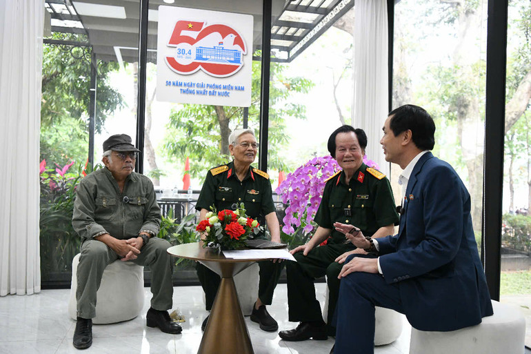 Quang cảnh buổi tọa đàm. (Ảnh: THẾ DƯƠNG) Quang cảnh buổi tọa đàm. (Ảnh: THẾ DƯƠNG)