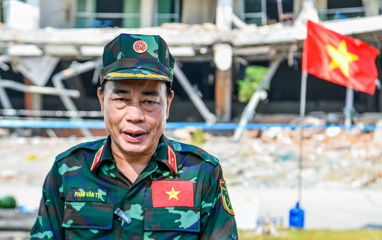 Thiếu tướng Phạm Văn Tỵ khẳng định, đoàn Quân đội nhân dân Việt Nam đã hoàn thành xuất sắc nhiệm vụ, qua đó góp phần lan tỏa tinh thần quốc tế cao cả, truyền thống tốt đẹp của dân tộc và phẩm chất “Bộ đội cụ Hồ”. Thiếu tướng Phạm Văn Tỵ khẳng định, đoàn Quân đội nhân dân Việt Nam đã hoàn thành xuất sắc nhiệm vụ, qua đó góp phần lan tỏa tinh thần quốc tế cao cả, truyền thống tốt đẹp của dân tộc và phẩm chất “Bộ đội cụ Hồ”.