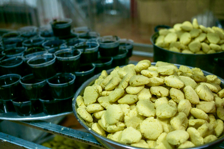 Thạch đen và bánh thạch đen - món ăn gây thương nhớ của đất Thạch An, Cao Bằng. Thạch đen và bánh thạch đen - món ăn gây thương nhớ của đất Thạch An, Cao Bằng.