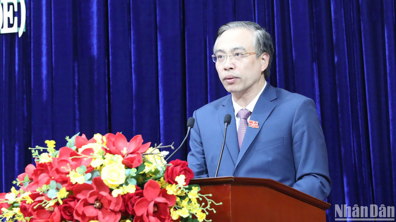 Đồng chí Đặng Thanh Sơn, Phó Chủ tịch Thường trực HĐND tỉnh Hà Nam phát biểu kết luận kỳ họp.