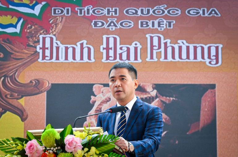 Chủ tịch Ủy ban nhân dân huyện Đan Phượng Nguyễn Văn Đức phát biểu tại buổi lễ.