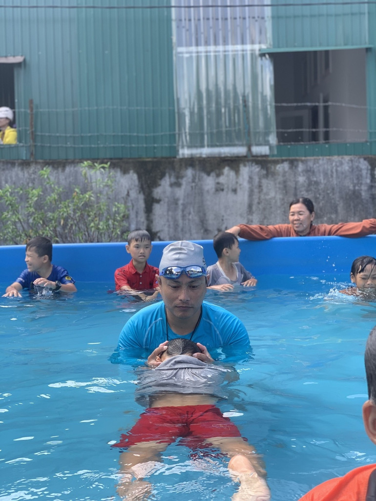 Niềm vui của lớp học đặc biệt giữa buôn làng.