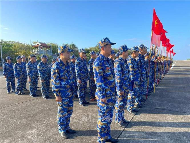 Lễ phát động Tết trồng cây Xuân Giáp Thìn tại đảo Trường Sa Lớn. Ảnh: TTXVN