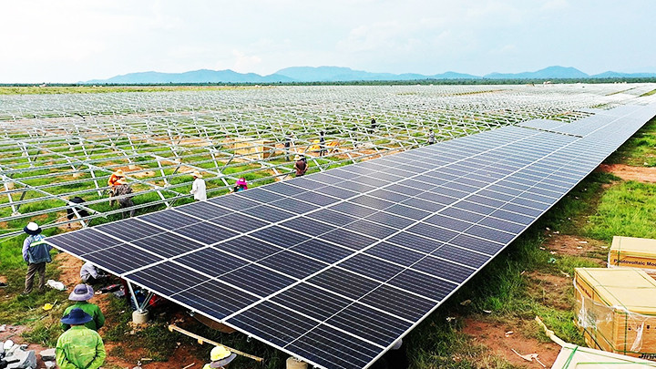 Nhà máy điện mặt trời Xuân Thiện (Ea Súp, Đắk Lắk). Ảnh: EVN Nhà máy điện mặt trời Xuân Thiện (Ea Súp, Đắk Lắk). Ảnh: EVN