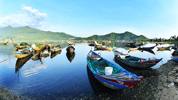 Cảnh sắc ban mai bình yên.