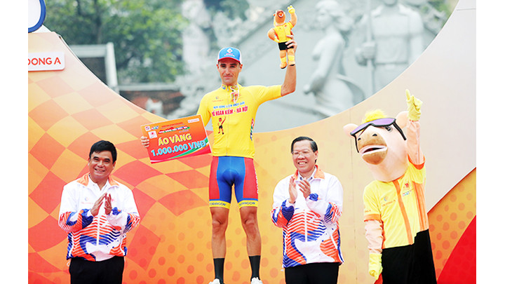 Tay đua người Pháp Loic Desriac vẫn giữ được danh hiệu Áo vàng khi về đích thứ 2. Tay đua người Pháp Loic Desriac vẫn giữ được danh hiệu Áo vàng khi về đích thứ 2.